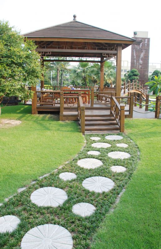 Elegant Pergola Design