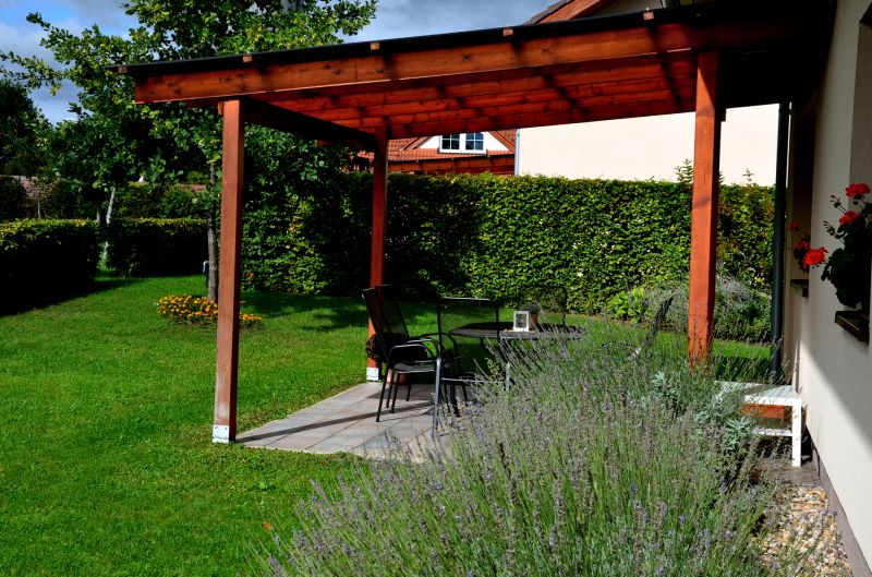 Signs It’s Time To Add A Pergola, Arbor, Or Trellis To Your Property