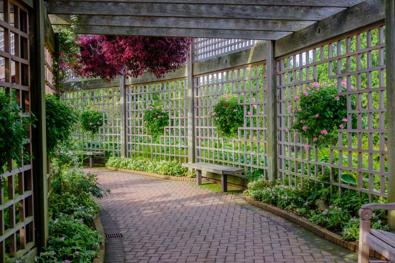 What To Expect During A Commercial Pergola Or Trellis Building Project